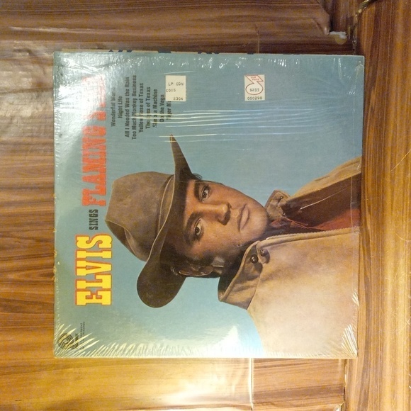 Elvis sings Flaming Star vinyl album - Picture 1 of 4